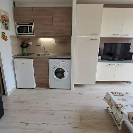 A 50 M De La Et Du Sentier Littoral Apartment *