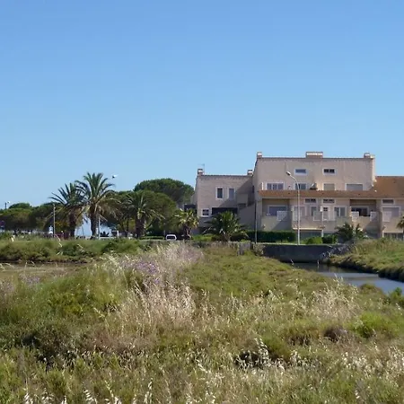 A 50 M De La Et Du Sentier Littoral Apartment