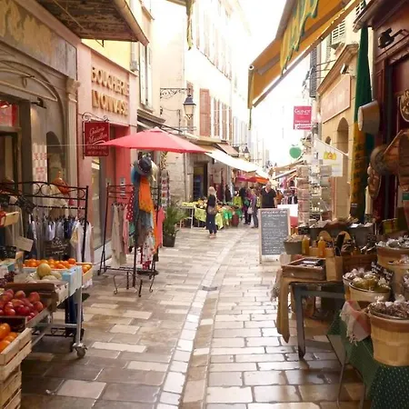A 50 M De La Et Du Sentier Littoral * Hyeres
